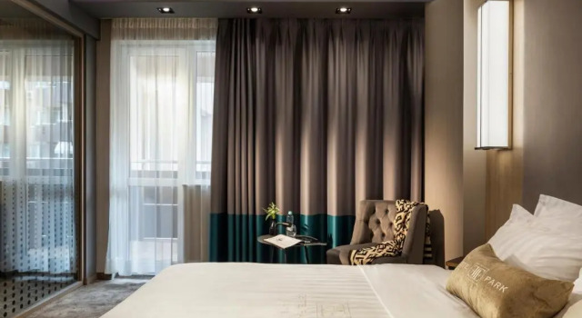 Люкс Superior -- ESTE PARK HOTEL -- part of Urban Chic Luxury Design Hotels - open since October 2022 - Parking - Compliments - next to Shopping & Dining - Mall Plovdiv