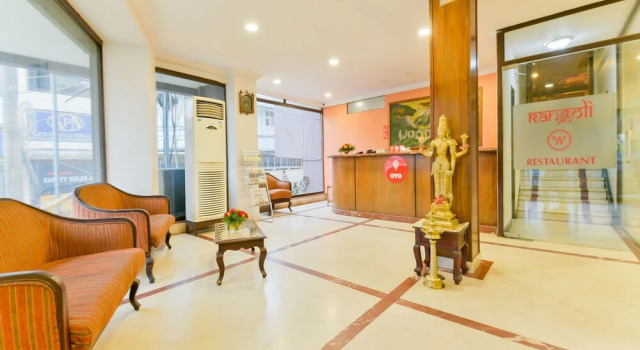 OYO 15247 New Woodlands Hotel