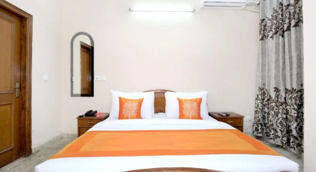 Hotel Kings Residency by OYO Rooms, Book Hotel Mohali Punjab