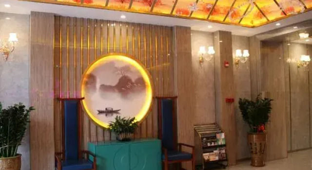 Dilong Hotel, Rezerwuj Hotel Hotele w Jiangmen z parkingiem, Parking