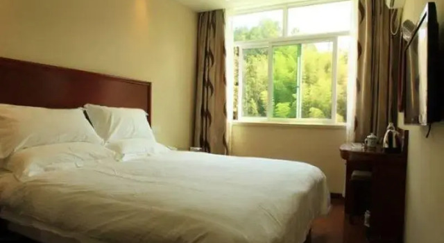 Двухместный номер Standard GreenTree Inn Zhejiang Lishui Suichang Longgu Road Express Hotel