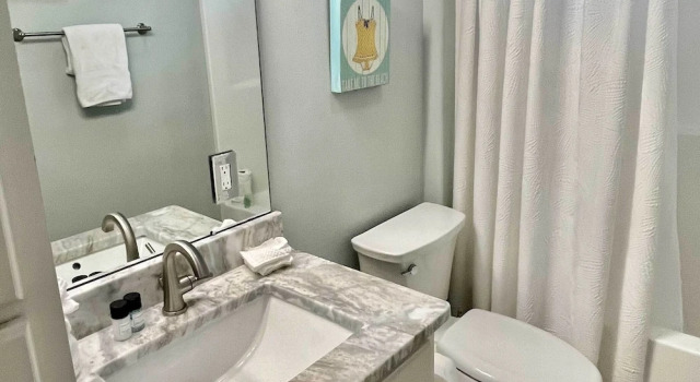 Santa Rosa Home w/ Pool Access - Half Mi to Beach!