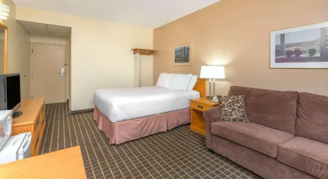 Номер Standard Howard Johnson by Wyndham Tillsonburg