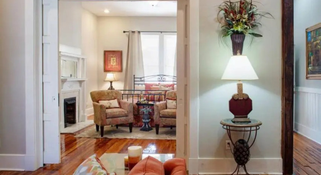 416A Waldburg st · Newly Renovated 1920's Historic District Apt, Boek Hotel Hotels in Georgia met parkeren, Parkeren