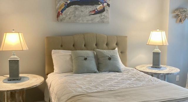 Salty Air Retreat Cozy 2BR Beach Getaway, Забронировать Апарт-отель Миртл-Бич 