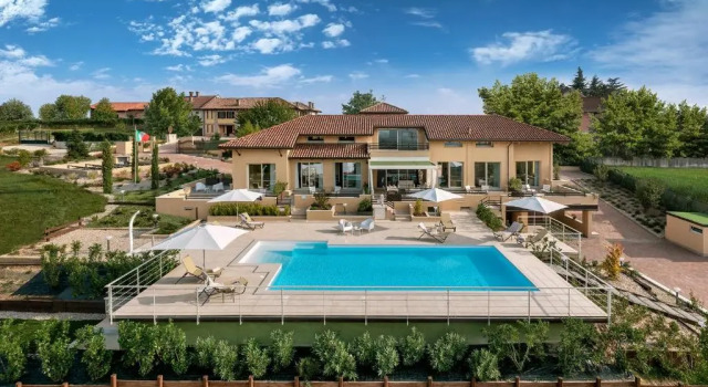 Villa Cristina Suite, Забронировать Вилла Отели Пьемонта с бассейном, Бассейн