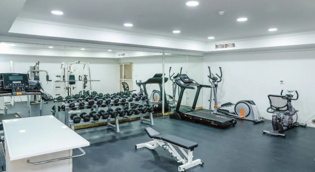 Ru Ru Tower, Book Hotel Hotels in Capital Governorate with Parking, Parking