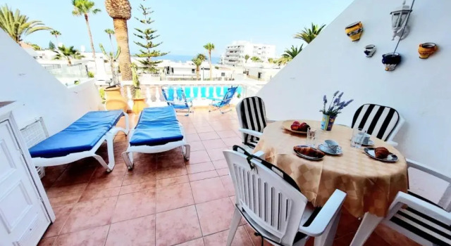 Апартаменты FIRST LINE Villa Floor Studio Apartment with amazing sea view Air Conditioned just 50m from the beach
