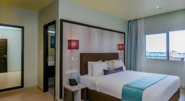 Двухместный клубный люкс с видом на город Aura Suites