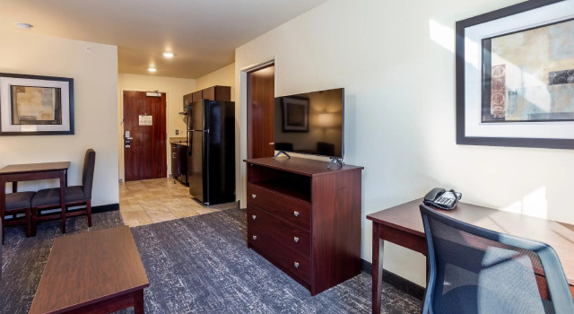 Suite Cobblestone Inn & Suites -Springfield