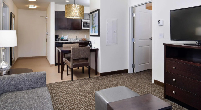 Четырёхместный люкс с 2 комнатами Homewood Columbia Laurel