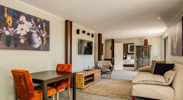 Compact Ground Floor Apartment With Private Garden and Pool 17 G Lower