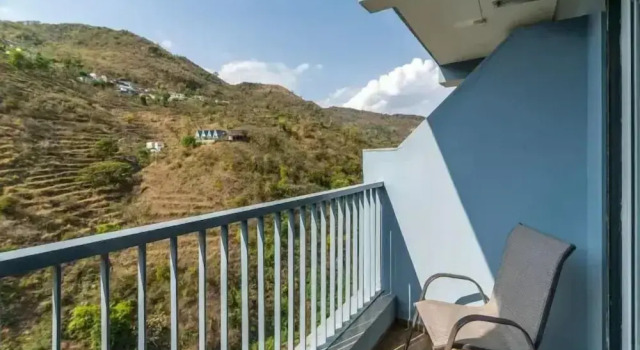 Двухместный номер Premium с балконом и с красивым видом из окна The Hosteller Bam Rishikesh - Poshtel