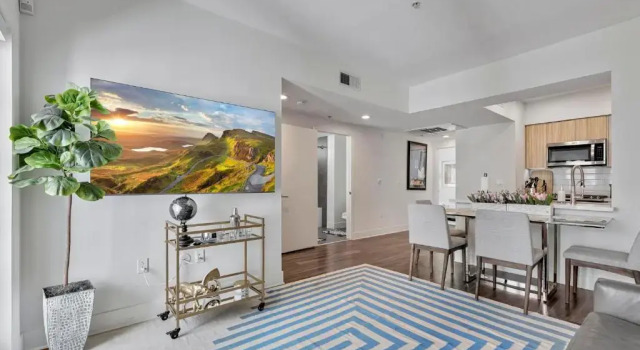 7 Large Down Town Santa Monica Apartment, Забронировать Апартаменты/квартира Санта-Моника 