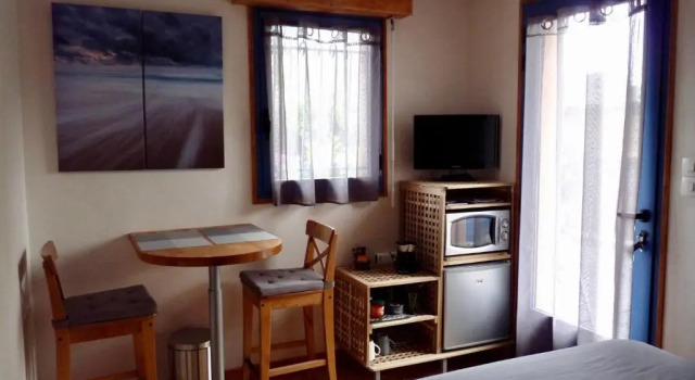 Suite A 800M De La Plage, Rezerwuj Hostel  