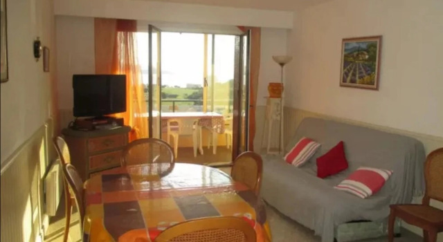 Apartment With 2 Bedrooms in Le Lavandou, With Wonderful sea View, Poo, Забронировать Апартаменты/квартира Отели Ле-Лаванду с бассейном, Бассейн