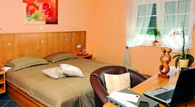 Wolfshotel am Arendsee, Buchen Sie Hotel  