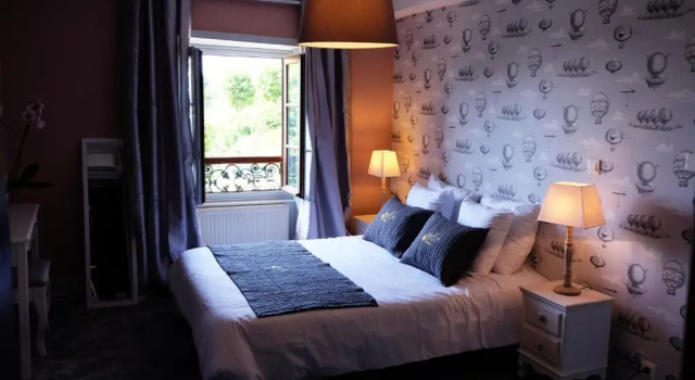 Семейный номер Deluxe Hôtel Au Coq Dort Spa