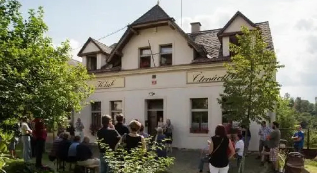 Penzion Ctrnactka, Rezerwuj Pensjonat Hotele w Central Bohemia z parkingiem, Parking