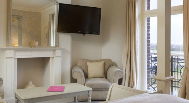 Номер Luxury The Bell Hotel