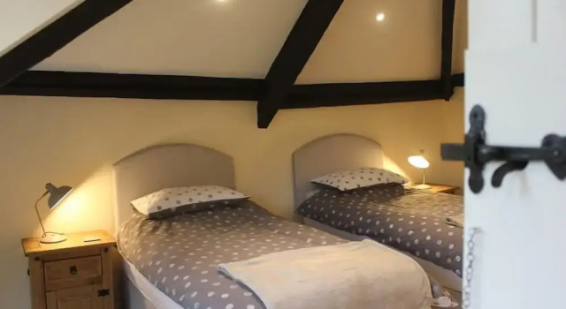Courtyard Cottage With hot tub and Walled Garden, Забронировать Дом для отпуска Коттеджи Carmarthenshire, Коттедж