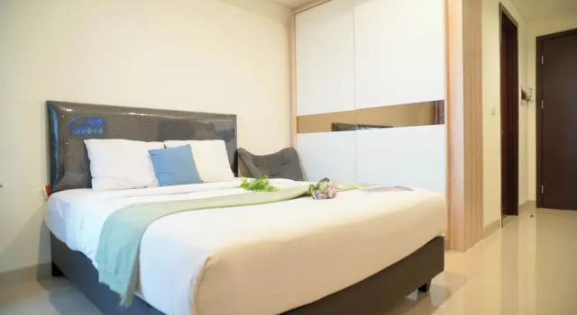 Студия Spacious And Homey Studio At Cleon Park Apartment