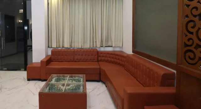 OYO 25076 Omang Hotel, Забронировать Отель Карнал Национальный столичный округ Дели