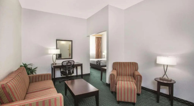 Люкс Deluxe University Inn & Suites Berkeley