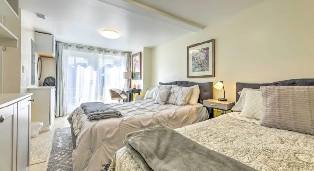 Cincinnati Basement Unit ~ 10 Mi to Downtown!, Buchen Sie Ferienwohnung Silverton. USA