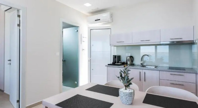Люкс с балконом и с видом на море Sun and Sea Plus Resort