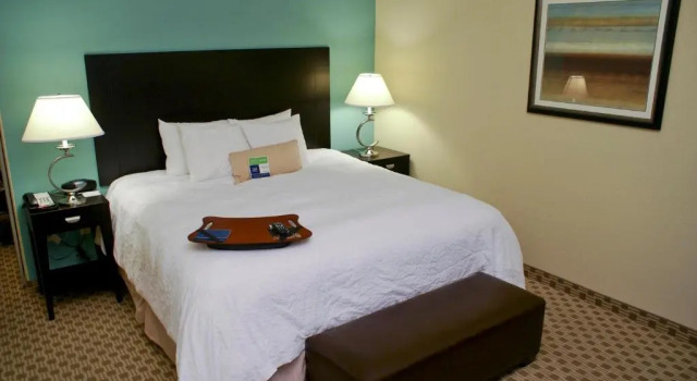 Standardowy pokój Hampton Inn Orange