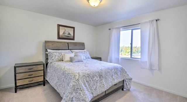Коттедж Pet-friendly Poulsbo Abode w/ Mountain Views!