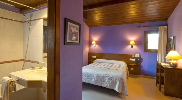 Hotel Can Blanc, Buchen Sie Hotel Hotels in Olot mit Pool, Schwimmbad