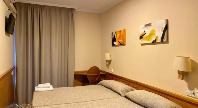 Hostal Fonda Galicia, Varaa Hotelli Cardedeu Vallès Oriental