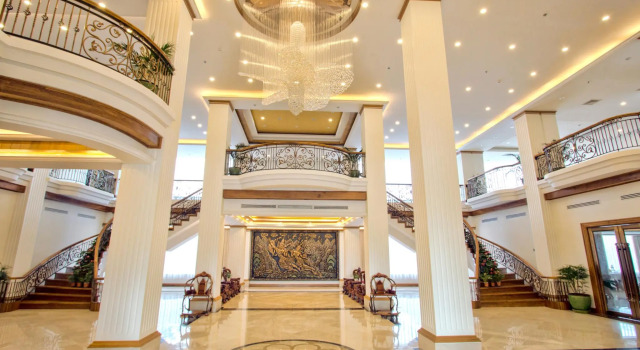 Golden Hotel