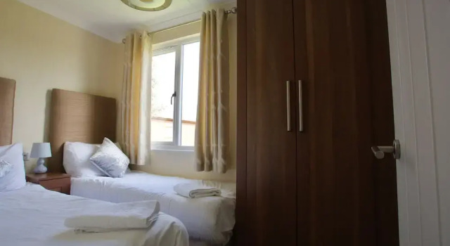 Lovely 3-bed Cottage in Ely, Rezervasyon Tatil Evi Merseyside villalar, Villa