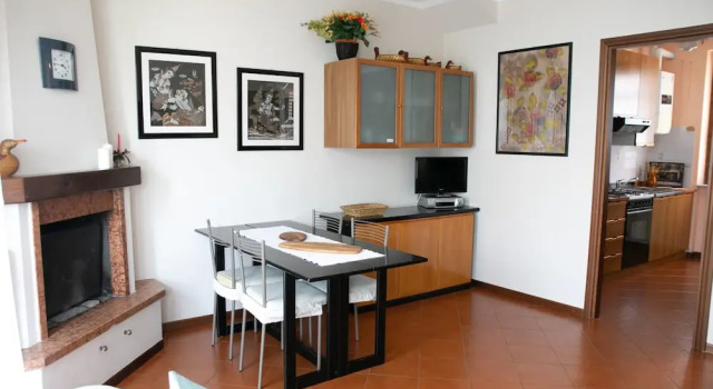 IseoLakeRental - Luisa, Buchen Sie Hotel Hotels in Iseosee mit Parkplatz, Parkplätze