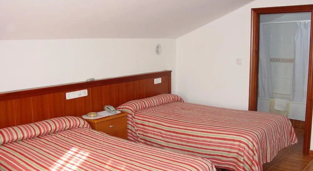 Hostal Restaurante OCadaval, Book Hotel  