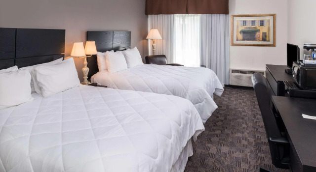 Четырёхместный номер Deluxe Days Inn by Wyndham Sudbury & Conference Centre