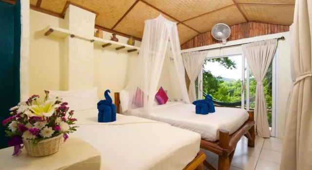 Трёхместный номер Standard с видом на горы Bubble Bungalow