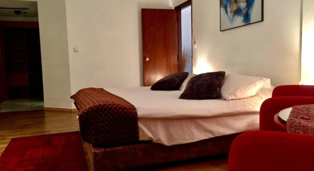 Апартаменты c 1 комнатой с балконом Raphael Apartments
