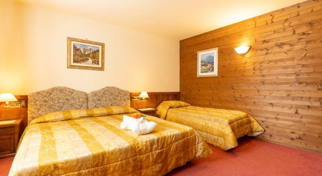 Трёхместный номер Standard с балконом Hotel Des Alpes