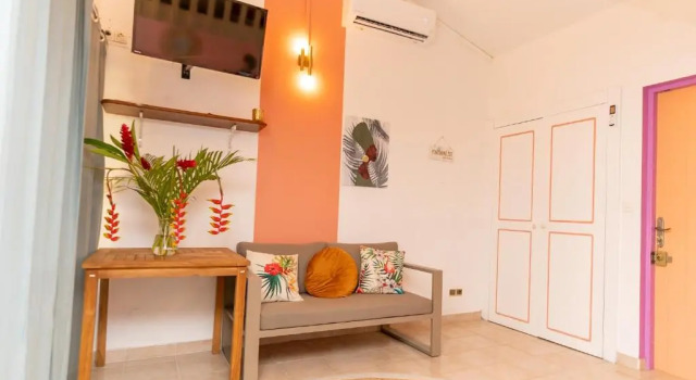 Studio les pieds dans l'eau avec une base de loisir dans un lieu idyllique- The B-Caritan studio, Book Hotel Sainte-Anne Martinique