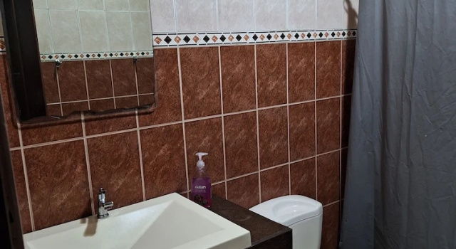 Travel Connection Hostal, Prenota Hotel 24 de Diciembre Las Nubes