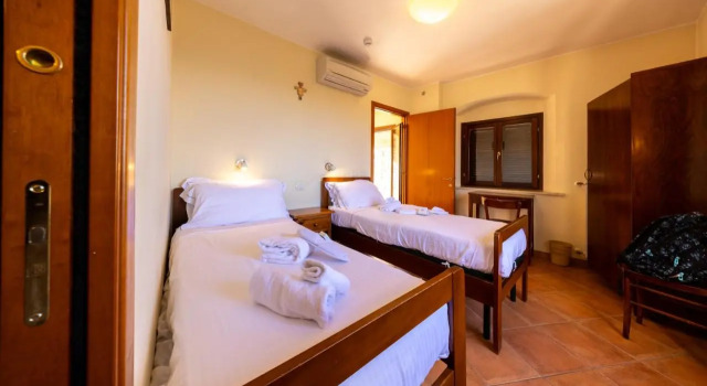 Hotel Monastero Sant'Andrea, Varaa Hotelli Assisi Umbria