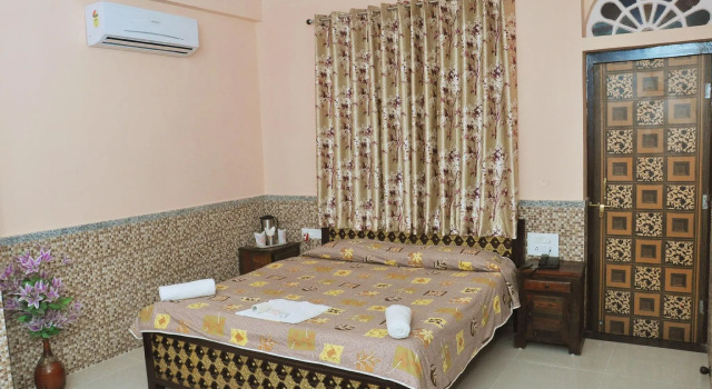 Двухместный люкс с балконом MOONLIGHT HOMESTAY & HOSTEL