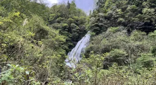 Enshi Grand Canyon Scenic Area Zhuwai Tingfeng Homestay, Забронировать Отель Отели Округа Эньши с парковкой, Парковка