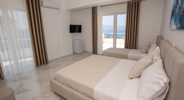 Трёхместный номер Deluxe с балконом и с видом на море Imperio Hotel