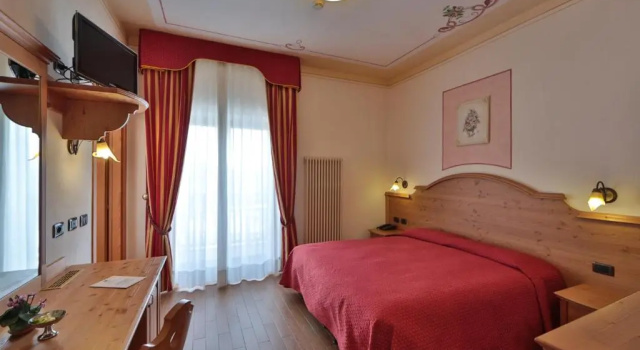 Трёхместный номер Standard Hotel Fai