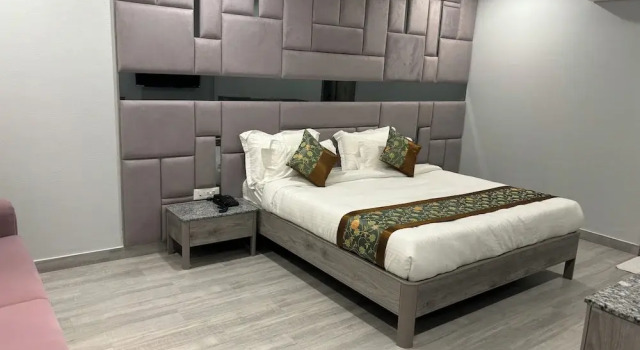 The Byke Boutique - Amra Oasis Osian, Забронировать Бутик-отель Отели штата Раджастхана с парковкой, Парковка